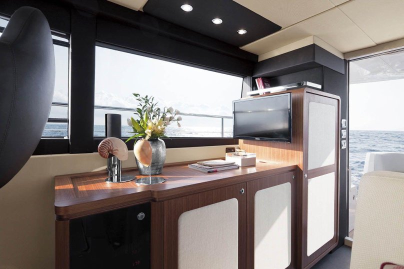 Яхта Азимут Магеллан 43