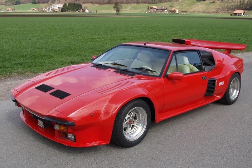 Машина de Tomaso Pantera
