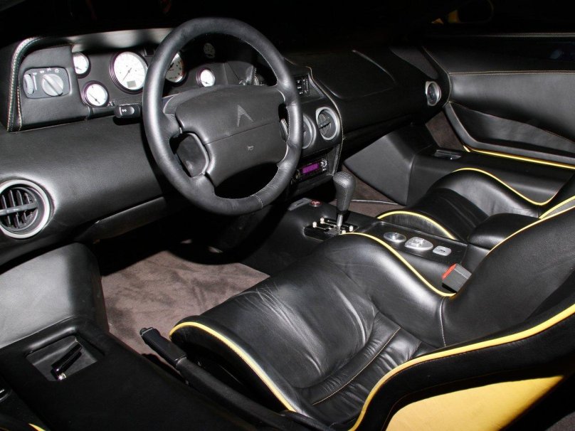 Lamborghini Diablo интерьер