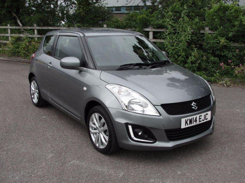 Suzuki Swift серый