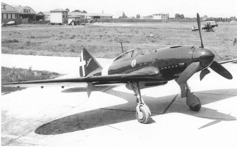 Истребитель Reggiane re.2006