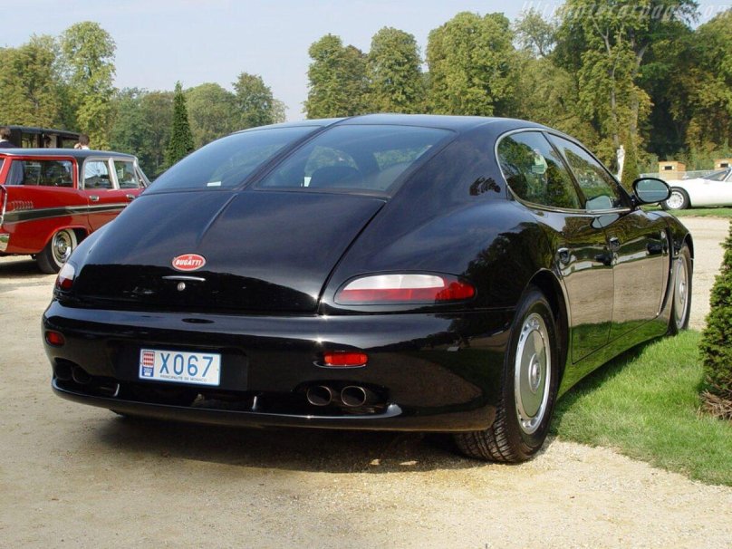 Автомобили Bugatti eb112