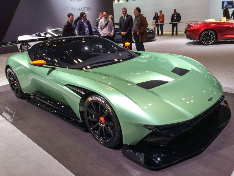 Aston Martin Vulcan 2017
