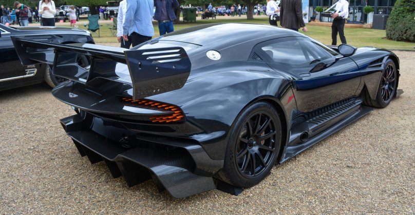 Aston Martin Vulcan Amr