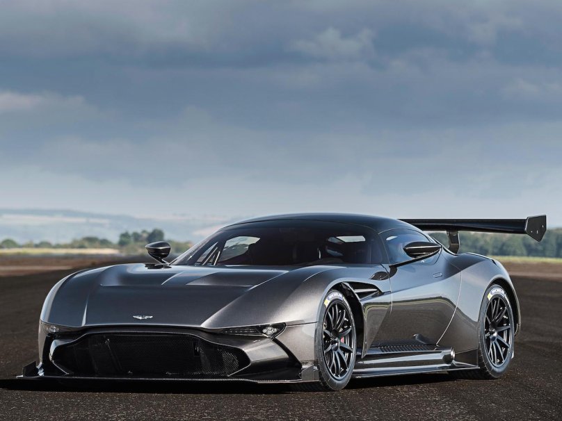 Астон Мартин вулкан