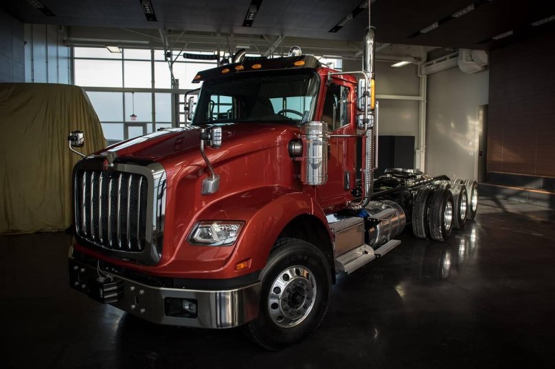 Navistar International 8600