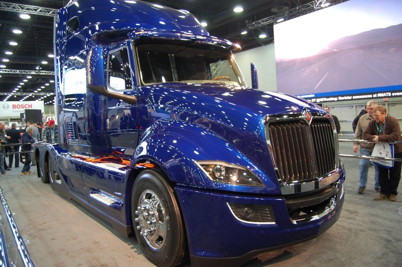 Тягач Навистар