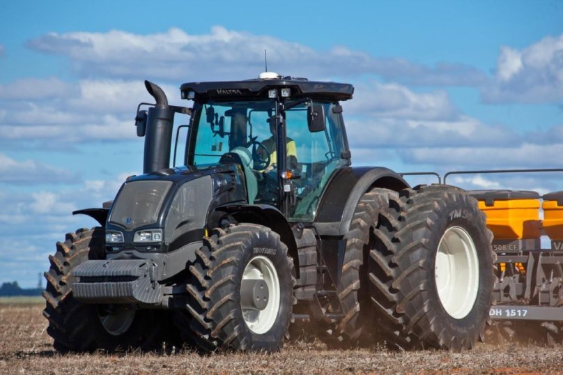 Valtra s374