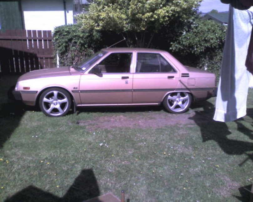 Митсубиси Тредиа