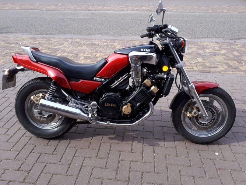 Yamaha fzx750-2