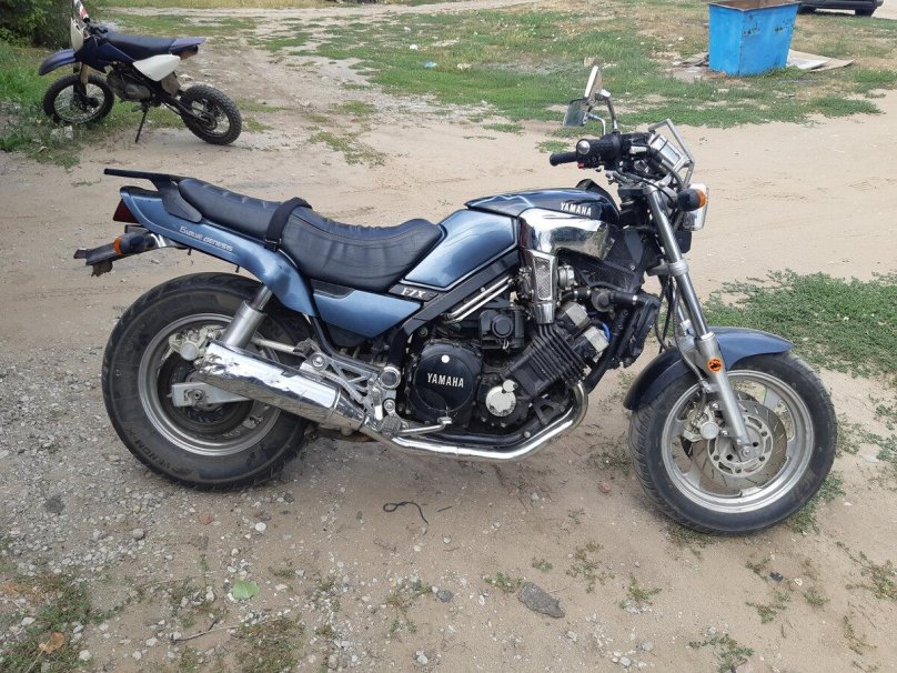 Ямаха FZX 750
