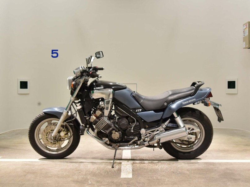 Yamaha FZX 750 Custom