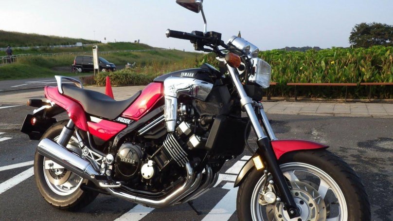 Yamaha fzx750-2