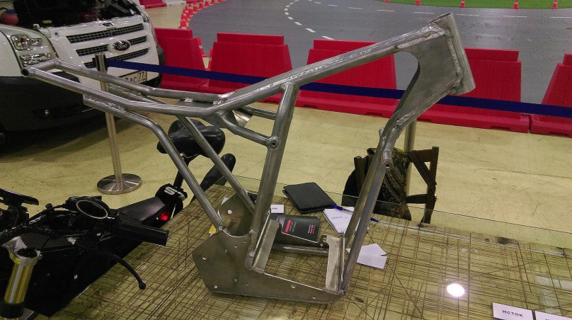 Пространственная рама для электробайка qs138