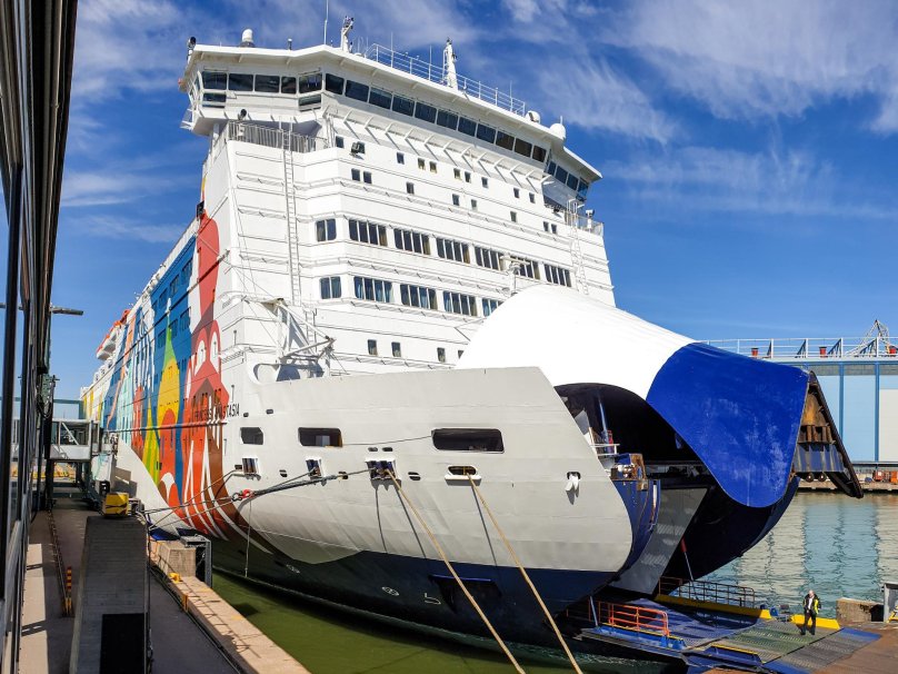 Круизный лайнер принцесса Анастасия