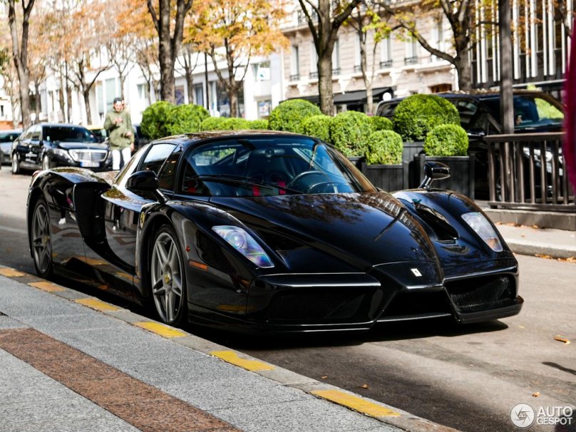 Ferrari Enzo черная