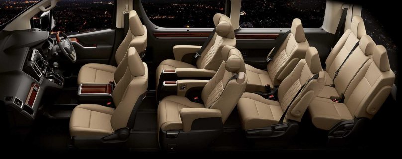 Toyota Quantum салон