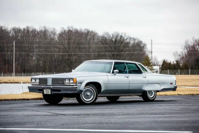 Oldsmobile Delta 88, 1976 8 миля