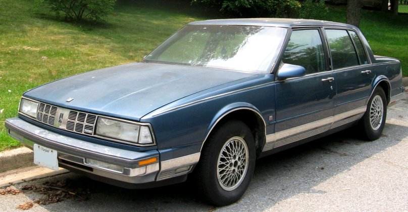 Олдсмобиль 1985