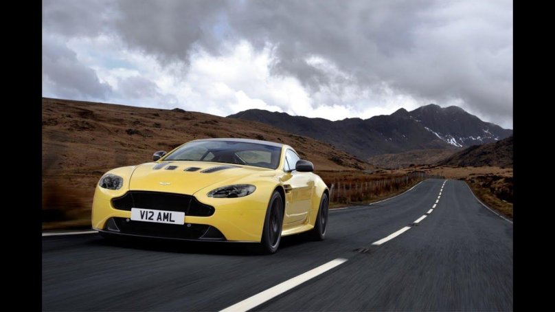Aston Martin Vantage v12 2013