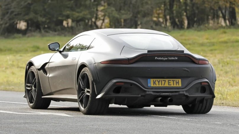 Aston Martin v12 Vantage 2022