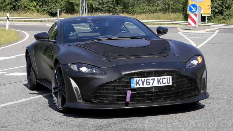 Aston Martin v12 Vantage 2023
