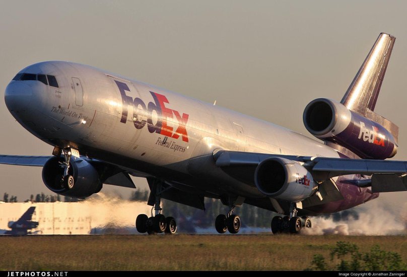 Самолет MCDONNELL Douglas MD-11f