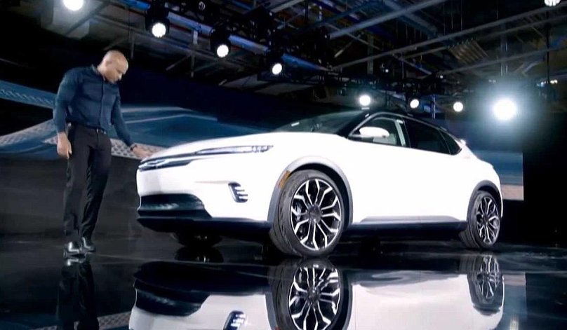 Крайслер кроссовер новый