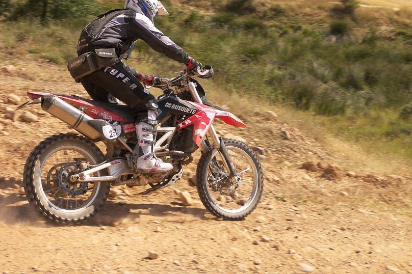 Априлия эндуро 450