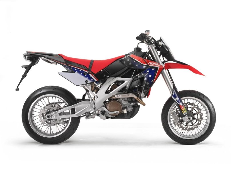 Априлия мотард 550