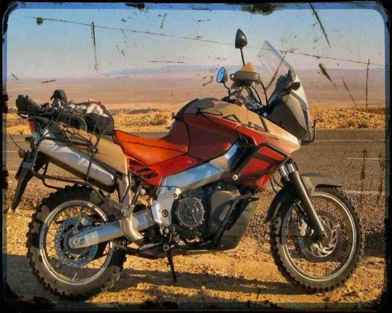 Мотоцикл Aprilia etv1000 Caponord