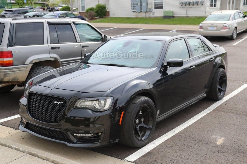 Chrysler 300c srt8 2021