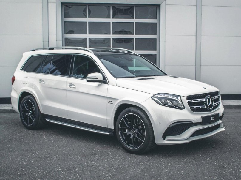 Mercedes GLS 63 AMG White
