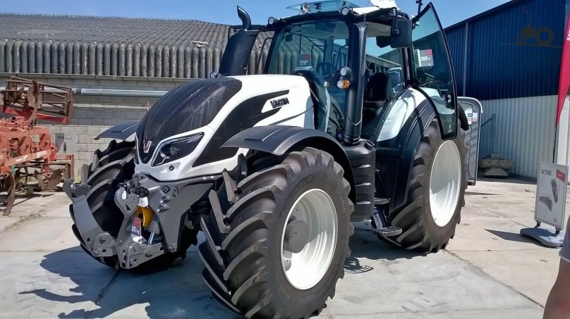 Valtra t235v