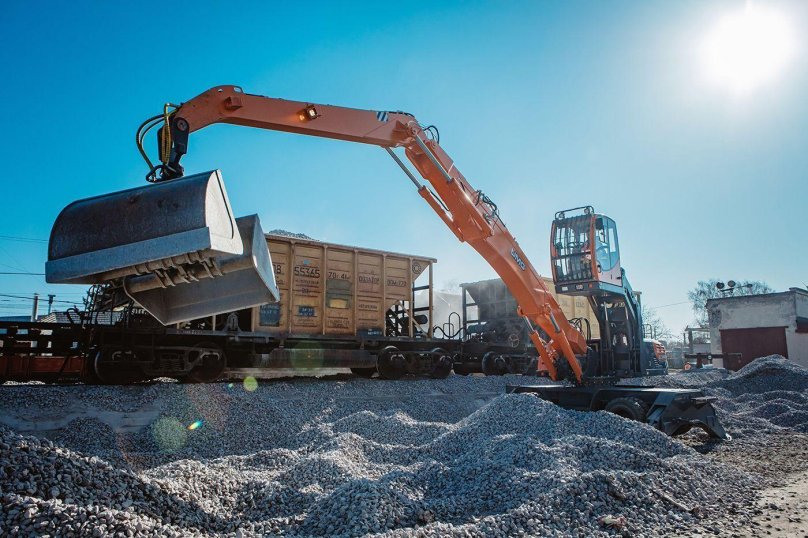 Экскаватор-перегружатель колесный e230wh