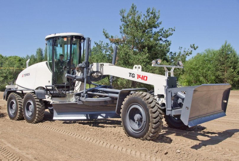 Автогрейдер Terex tg250