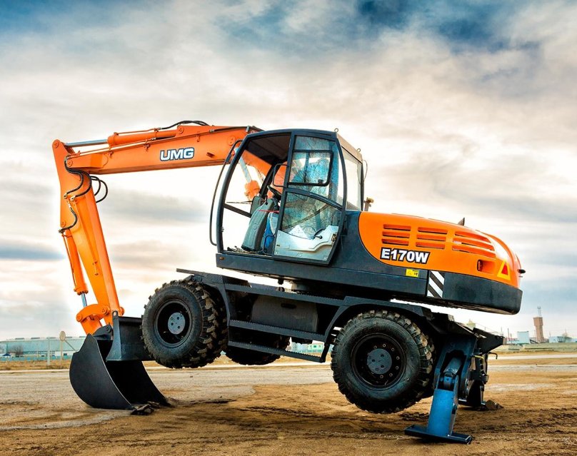 Экскаватор UMG e170w