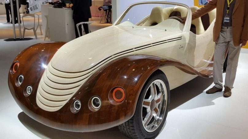 Деревянный автомобиль