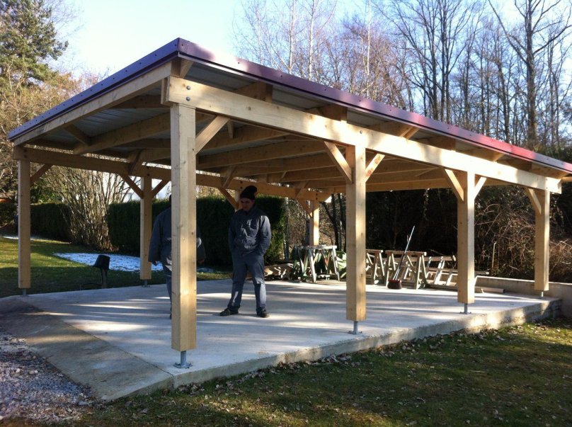 Деревянный навес