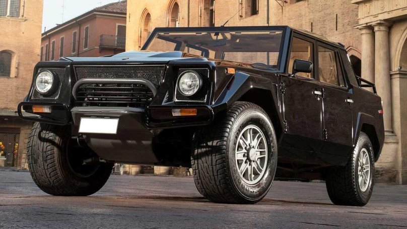 Lamborghini lm002