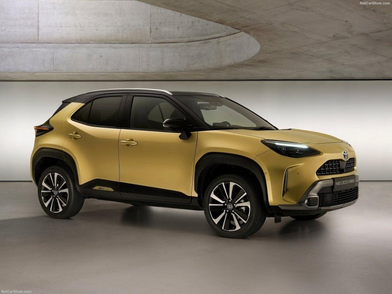 Тойота Ярис кросс 2022