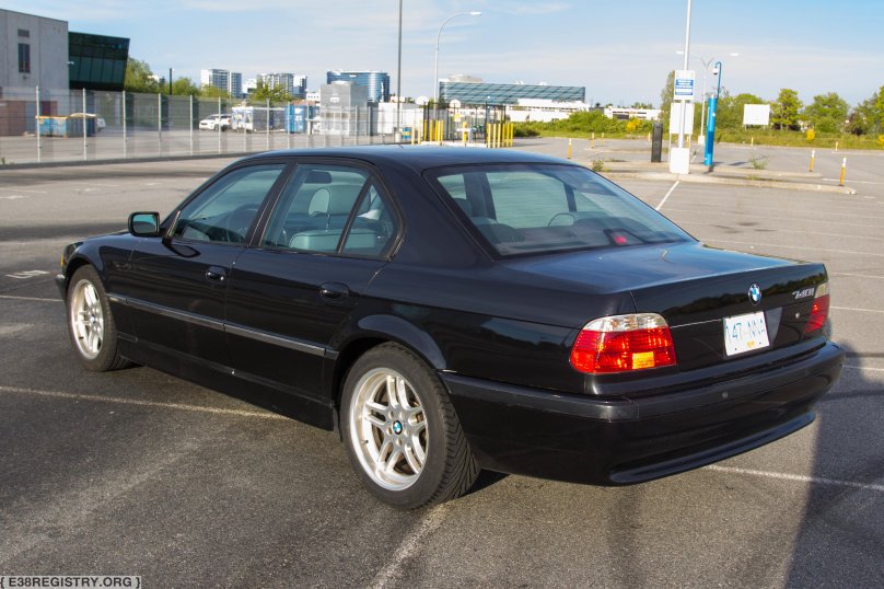 BMW 303 Cosmosschwarz