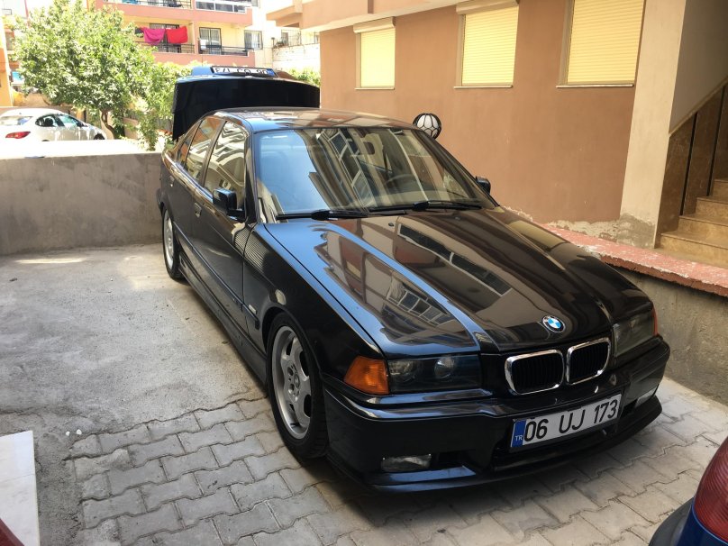 BMW 303 Cosmosschwarz Metallic