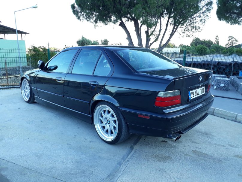 BMW 303 Cosmosschwarz Metallic