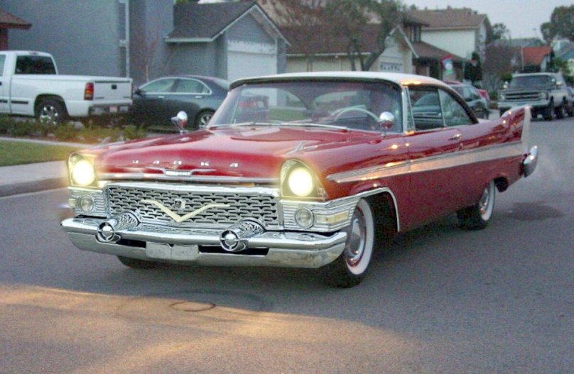 Plymouth Fury Christine и ГАЗ 13 Чайка