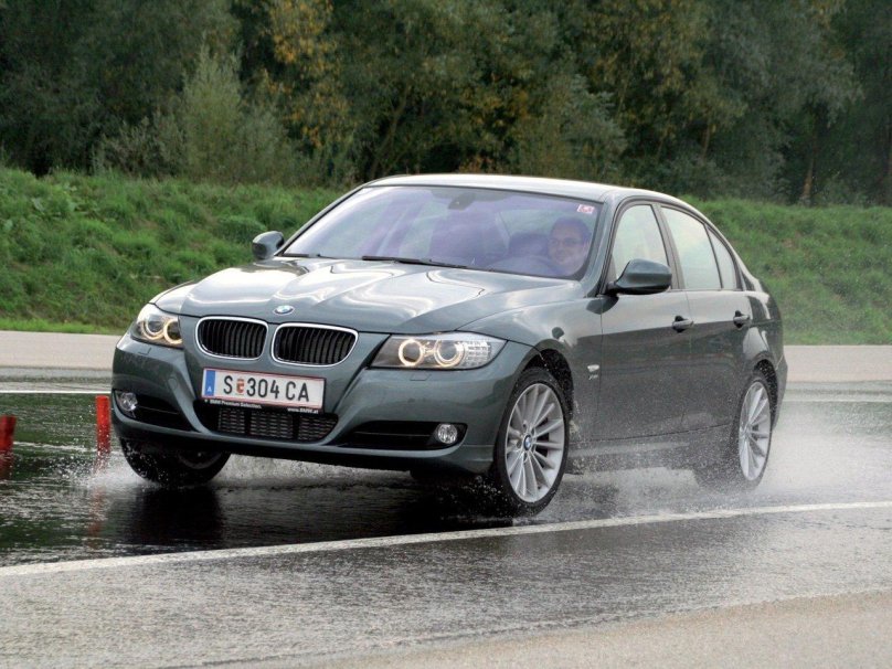 BMW 3 e90 седан
