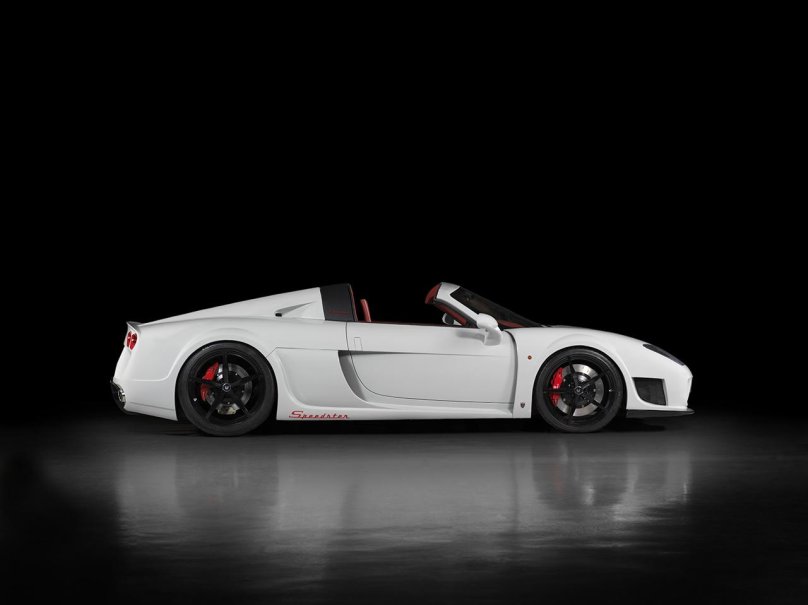 Суперкар Noble m600