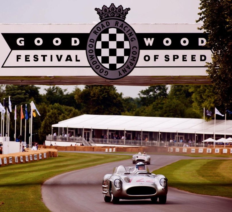 Goodwood Festival of Speed вертикально