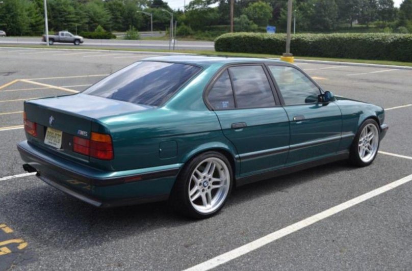 BMW e34 зеленая