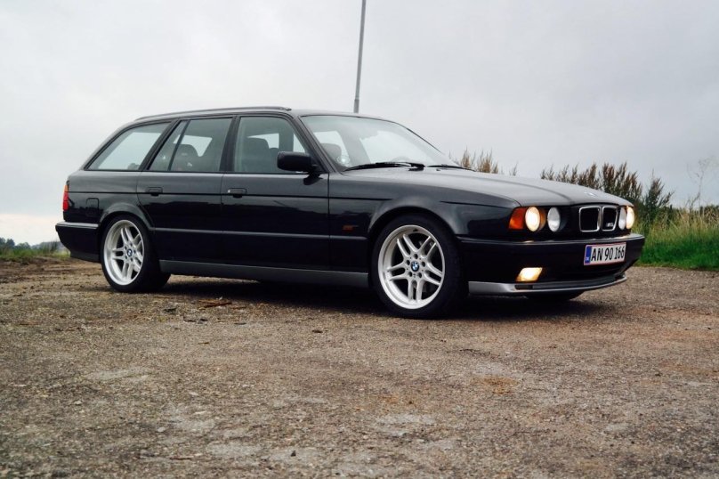 БМВ e34 универсал